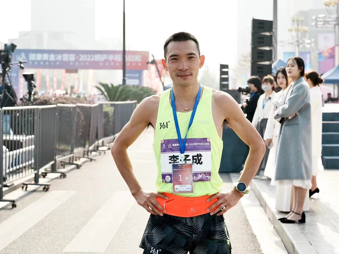 ����ȫ���o������f�\�ӆT���ӳ�ͩ�]���R�Z��